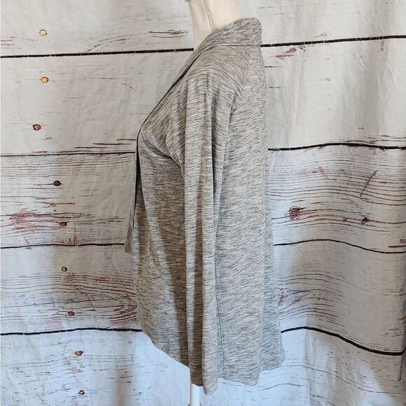 Athleta Nirvana Wear Two Ways Wrap Size Medium - Picture 3 of 5